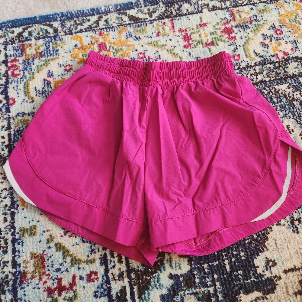 Alphalete Stride Short - Magenta - M